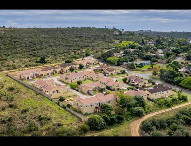 3 BEDROOM TOWNHOUSE FOR SALE IN OATLANDS